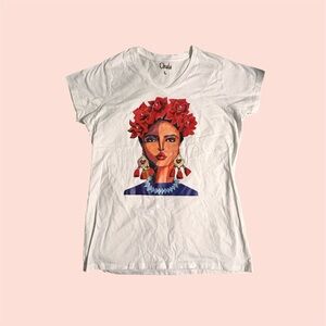 V-neck t-shirt featuring a pop art graphic with pearl accents of Frida Kahlo